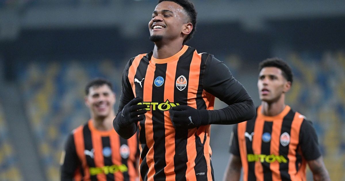 Surpresa de Ancelotti, Alisson Santana brilha com dois golaços no Shakhtar
