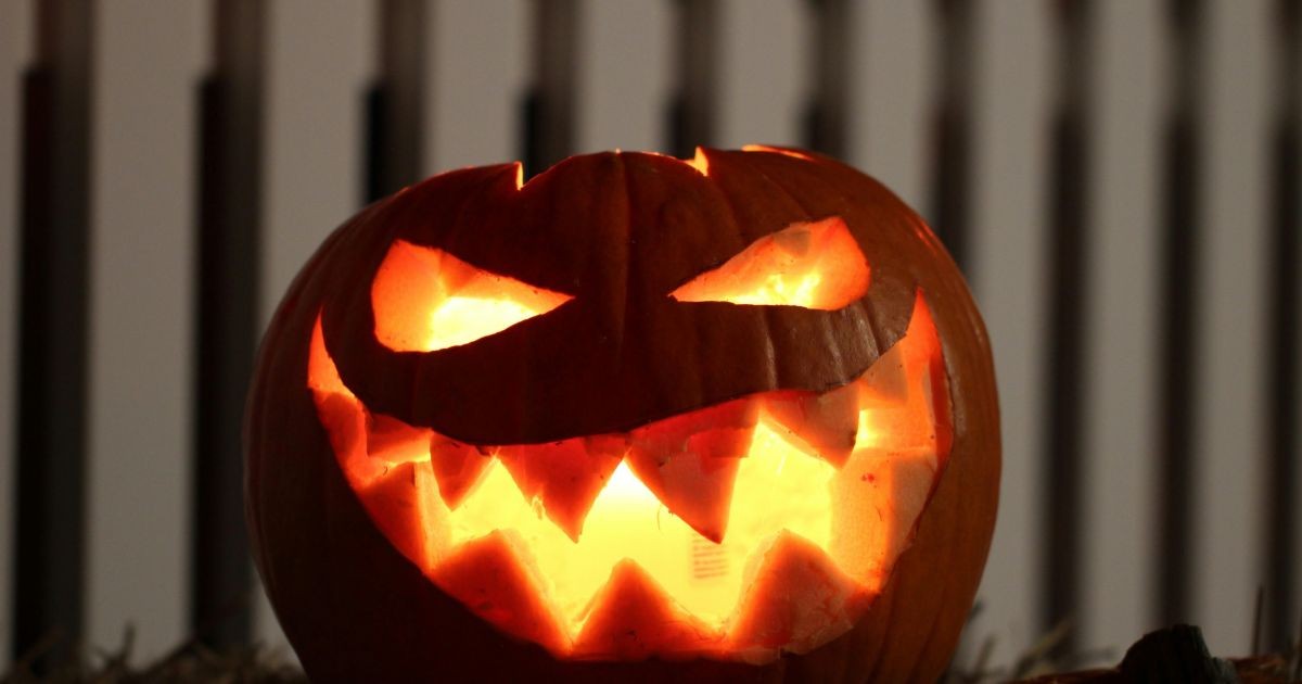 Halloween: Tarifas encarecem fantasias e assustam consumidores dos EUA