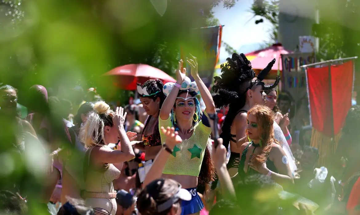 Bloco independente do Rio entra no combate à violência contra a mulher
