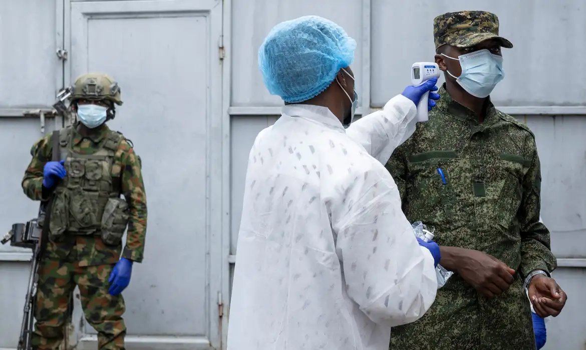 Ebola: dez países africanos estão sob alto risco, diz agência