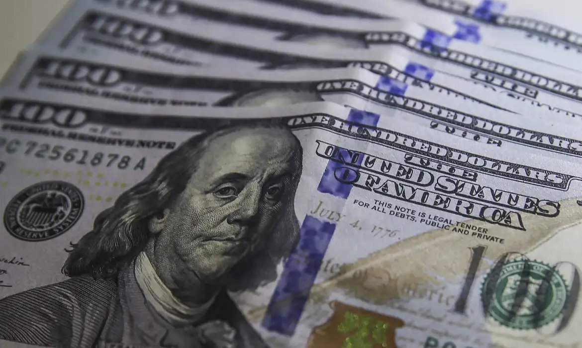 Balança comercial tem superávit de US$ 9,8 bilhões em junho