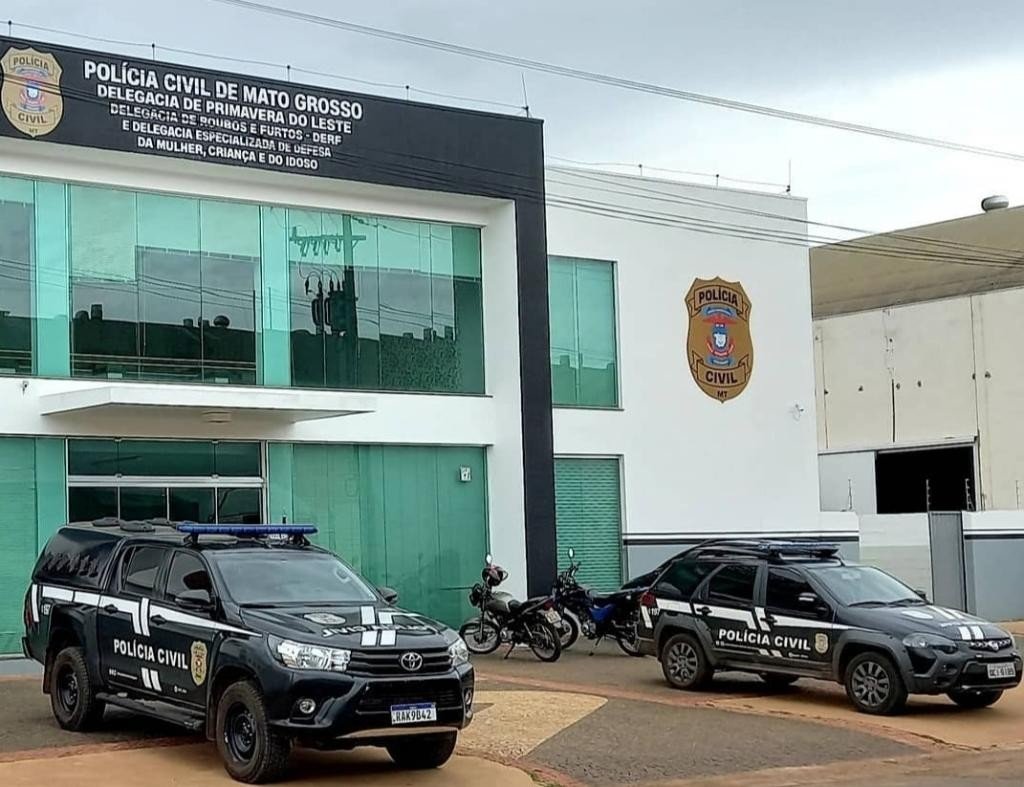 Caixa de empresa é presa suspeita de desviar pagamentos para conta pessoal em MT