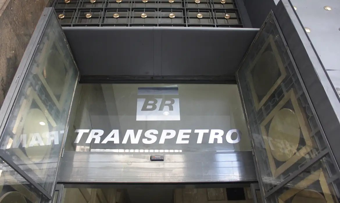 Transpetro abre concurso público com salário inicial de até R$ 15 mil
