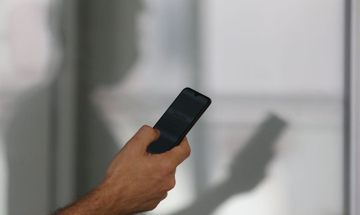 Mais de 830 mil celulares foram subtraídos em 2025, aponta relatório