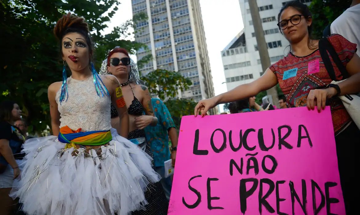 Tratamento humanizado ainda é desafio na luta antimanicomial no país