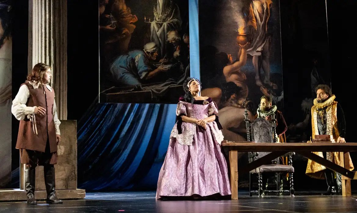 Theatro Municipal celebra 117 anos com retorno de Salvator Rosa