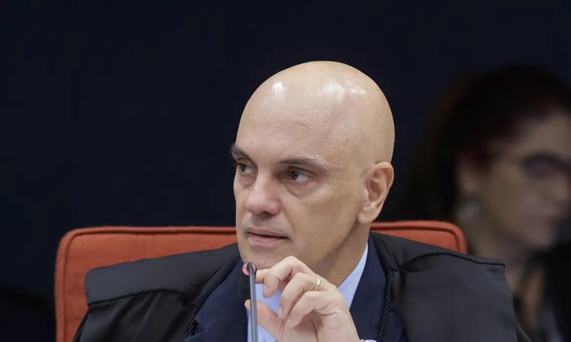 AGU vai pedir para atuar em processo contra Moraes nos EUA 