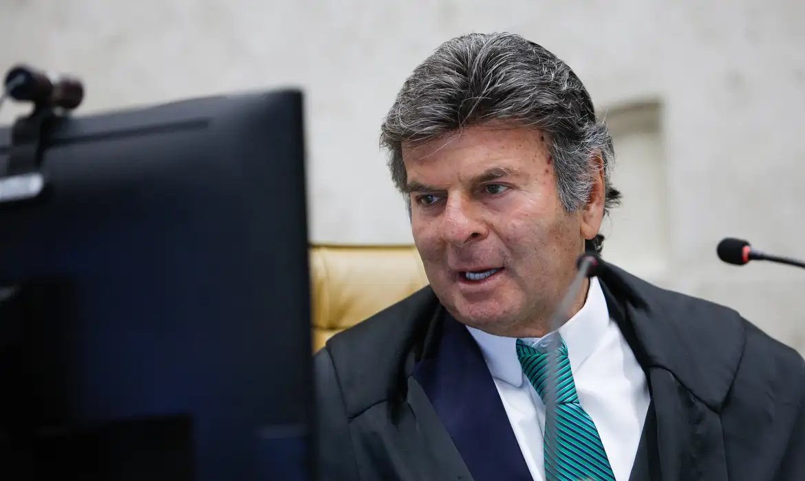 Fux vota pela prorrogação da CPMI do INSS; placar está 4 a 2 