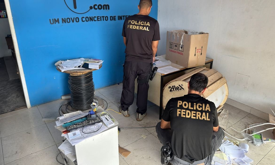 Operação prende suspeitos de monopólio ilegal de internet em Cabo Frio