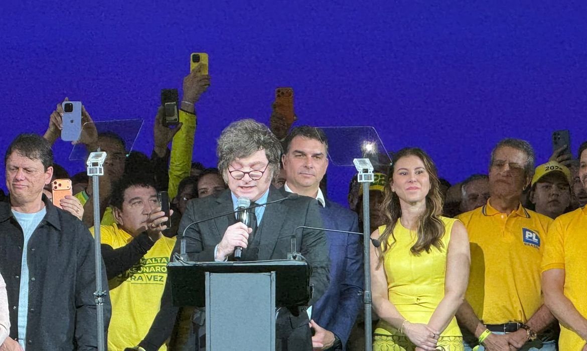 Após ofensas de Milei a Lula, Itamaraty chama embaixador para consulta