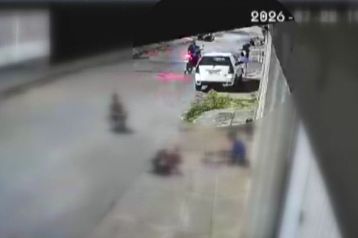 VÍDEO: câmera registra momento em que motociclista é baleado por policial após suspeita de extorsão em Cuiabá