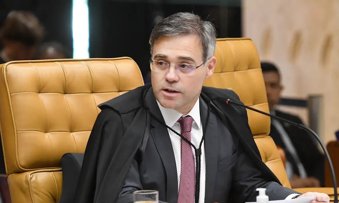 Mendonça determina remoção de vídeo de deputados contrários a Flávio 