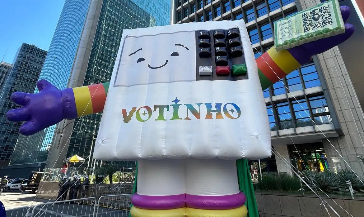 A 30ª Parada do Orgulho LGBT+ alerta sobre importância do voto