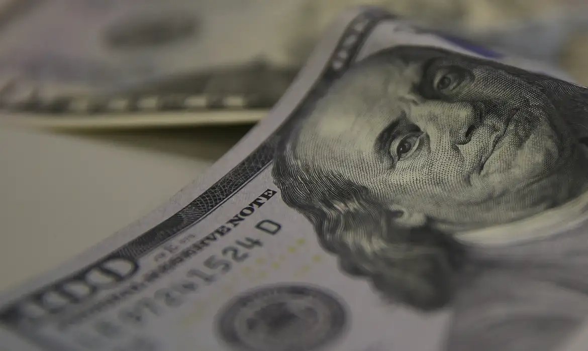 Tarifaço de 25% dos EUA sobre o Brasil começa a valer; saiba mais