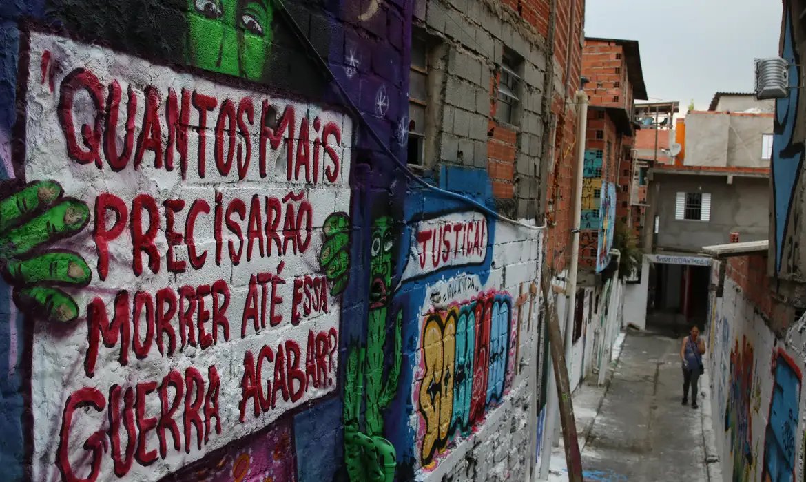Homicídios de jovens caem um terço no Brasil entre 2014 e 2024