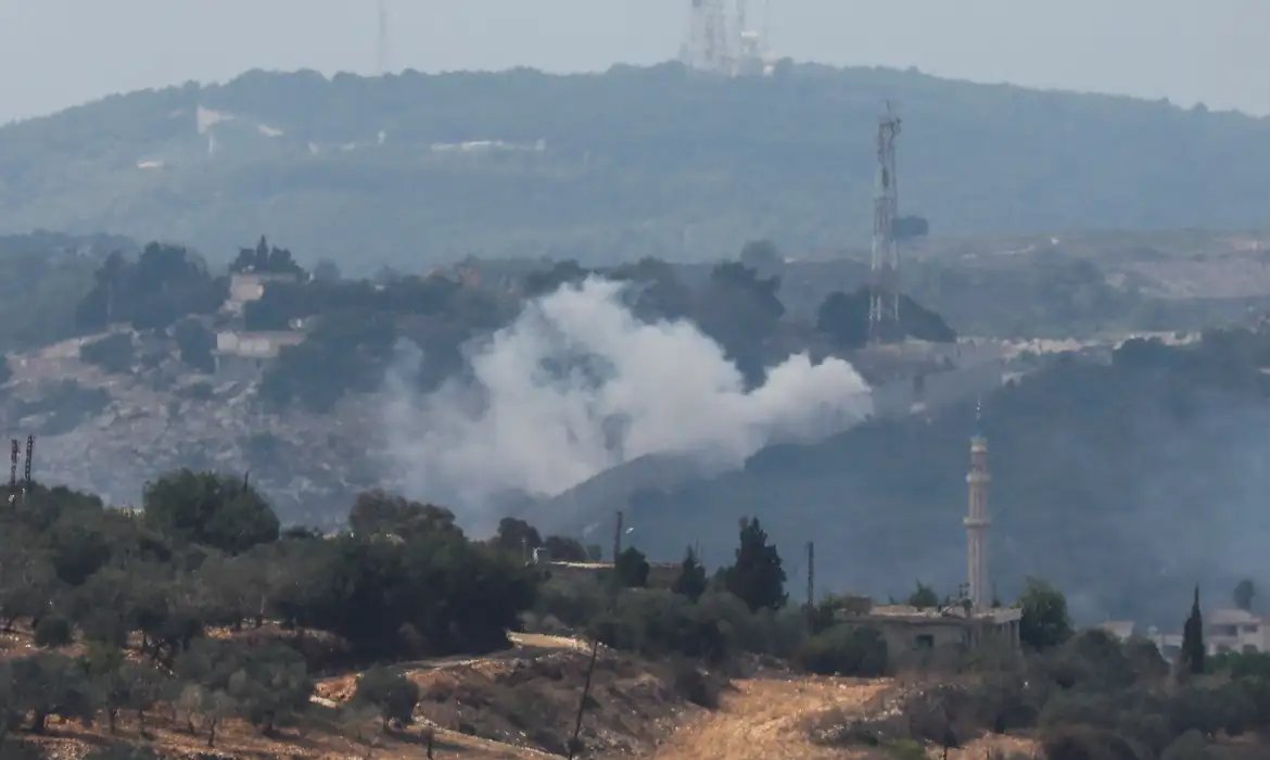 Hezbollah volta a atacar Israel após violação do cessar-fogo no Líbano