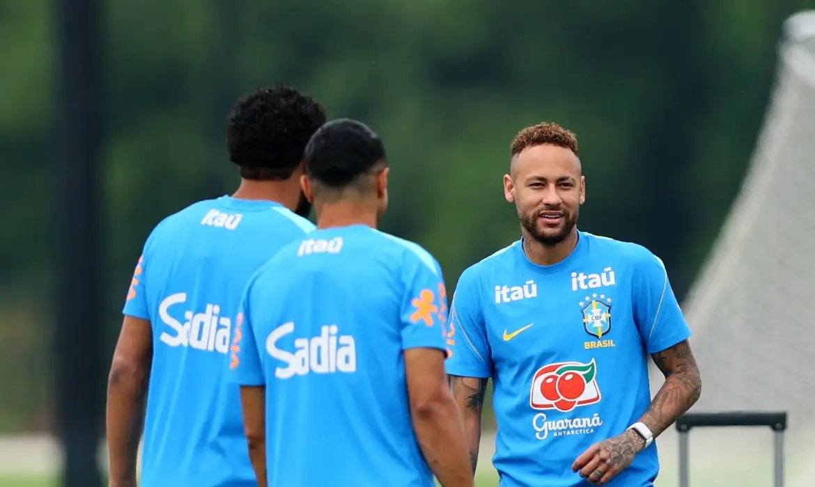 Em horário adaptado, Brasil faz primeiro treino para encarar Japão