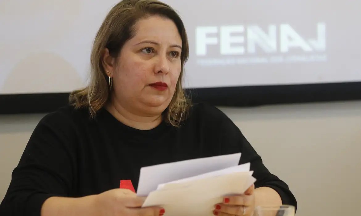 \"Tiktokização\" e crise sufocam propostas de campanha, diz Fenaj
