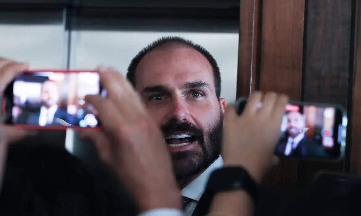PGR defende condenação de Eduardo Bolsonaro no processo do tarifaço