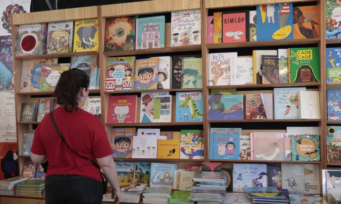 Começa a valer Plano Nacional do Livro e da Leitura 2026-2036