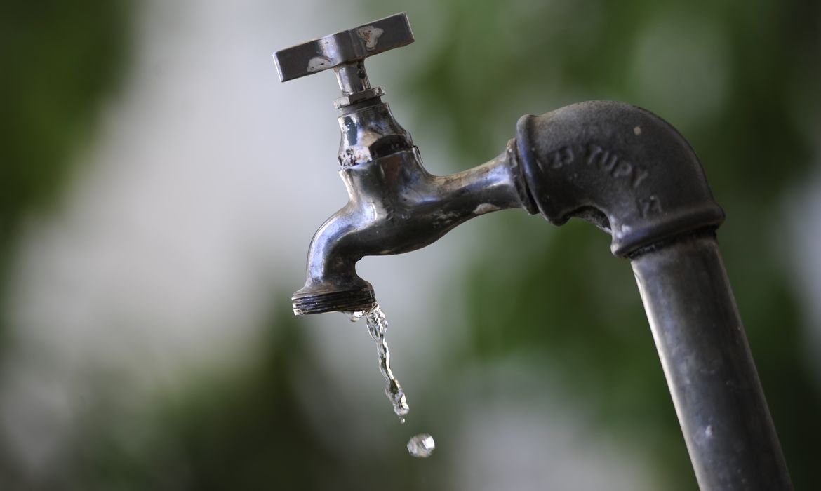 Altas temperaturas elevam consumo de água em Belo Horizonte