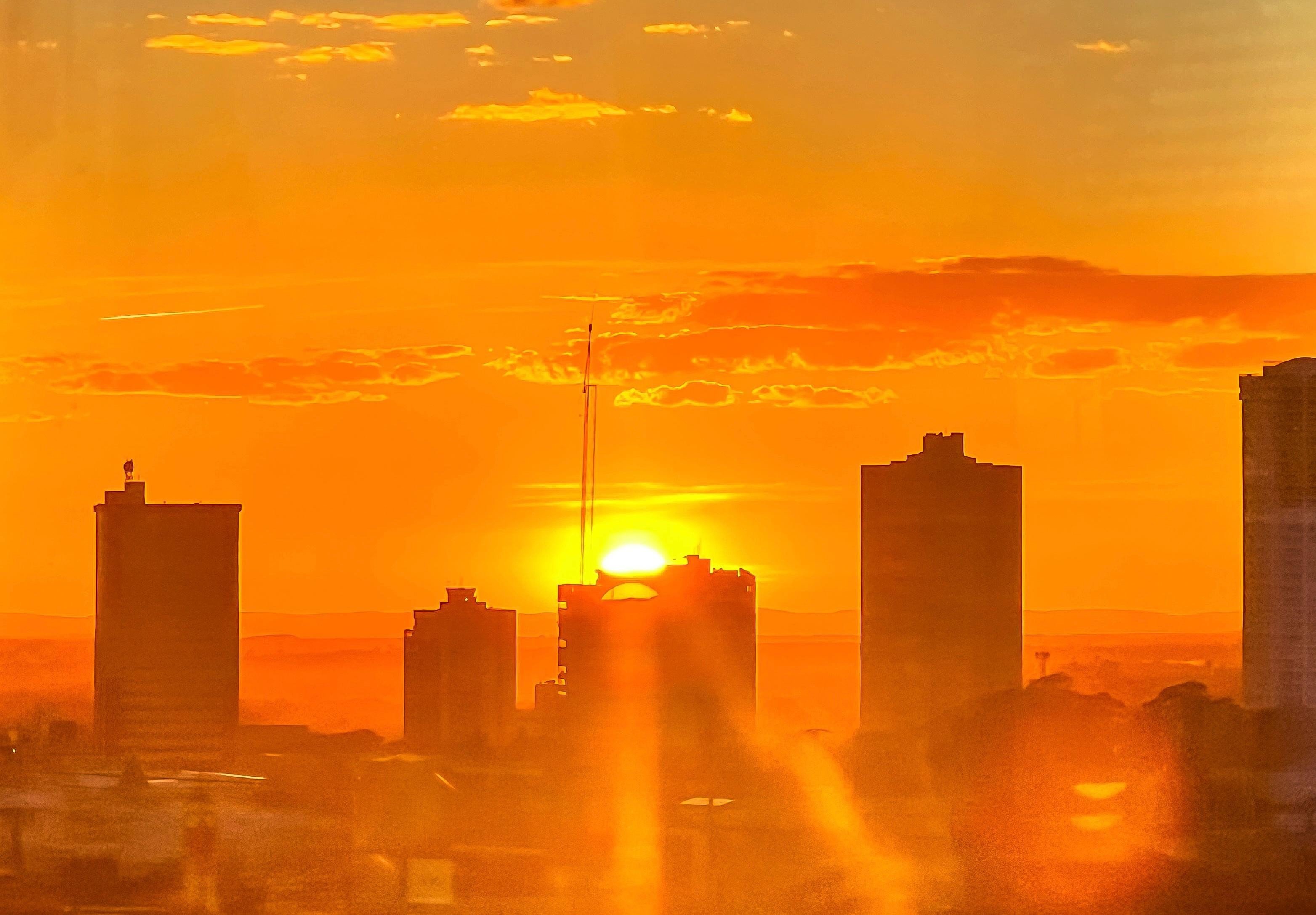 Cuiabá registra dia mais quente do ano; veja lista de cidades com temperaturas mais altas