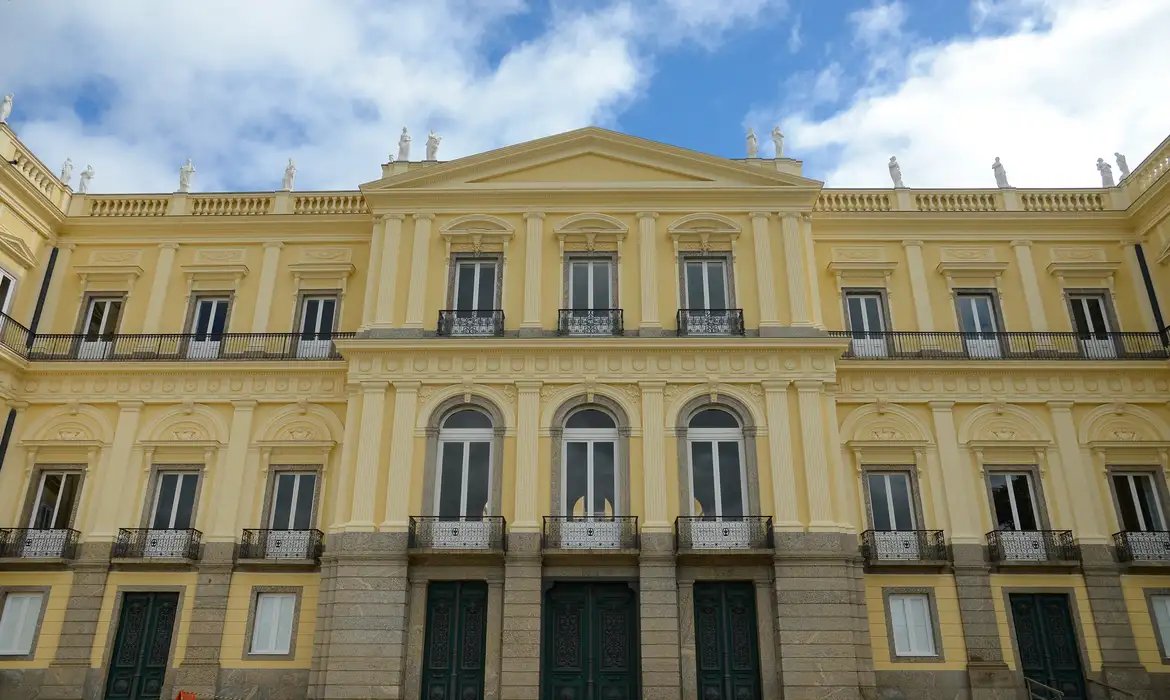 Museu recupera negativos fotográficos de vidro perdidos em incêndio 