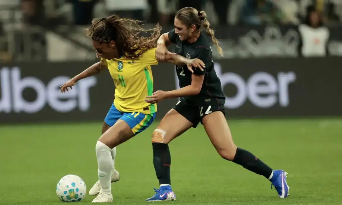 \"Elas em campo\" é tema do Caminhos da Reportagem desta segunda-feira