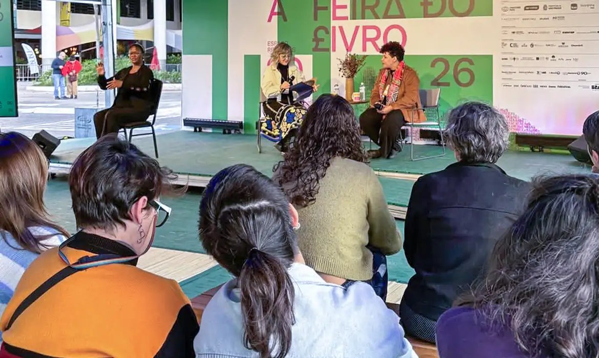 Literatura como resistência: tema ganha espaço n’A Feira do Livro