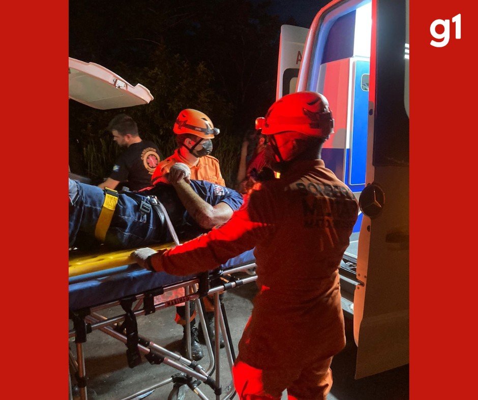 Paciente morre após ambulância bater em caminhão e capotar em MT