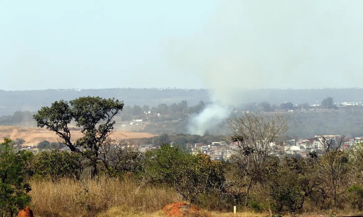Baixa umidade e altas temperaturas deixam Centro-Oeste sob alerta