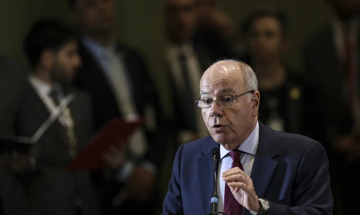 Argumentos dos EUA para impor tarifas “não são legítimos”, diz Vieira