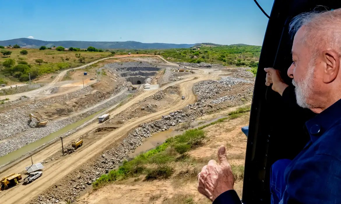 Lula inaugura túnel de transposição das águas do São Francisco no RN