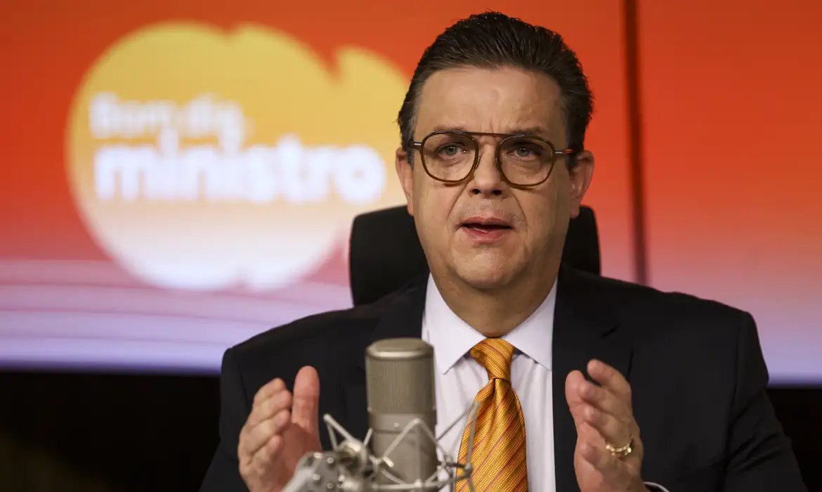 Ministro teme emenda que reduz INSS para compensar fim da escala 6x1