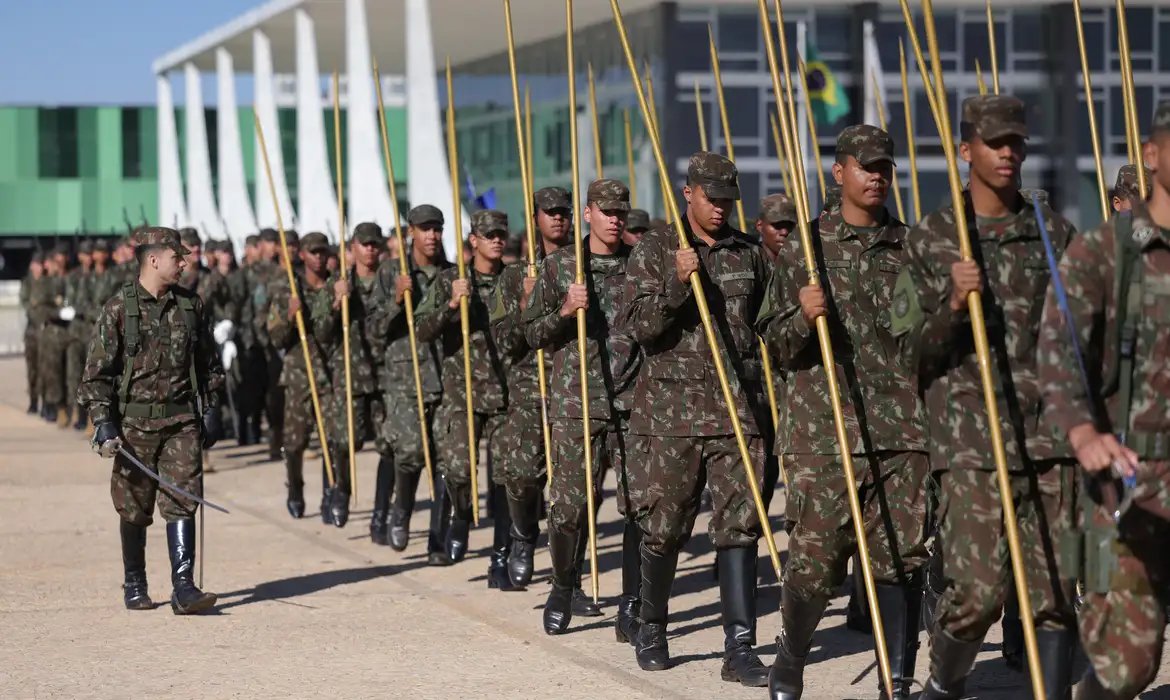 Formação militar: fixadas vagas para negros, indígenas e quilombolas 