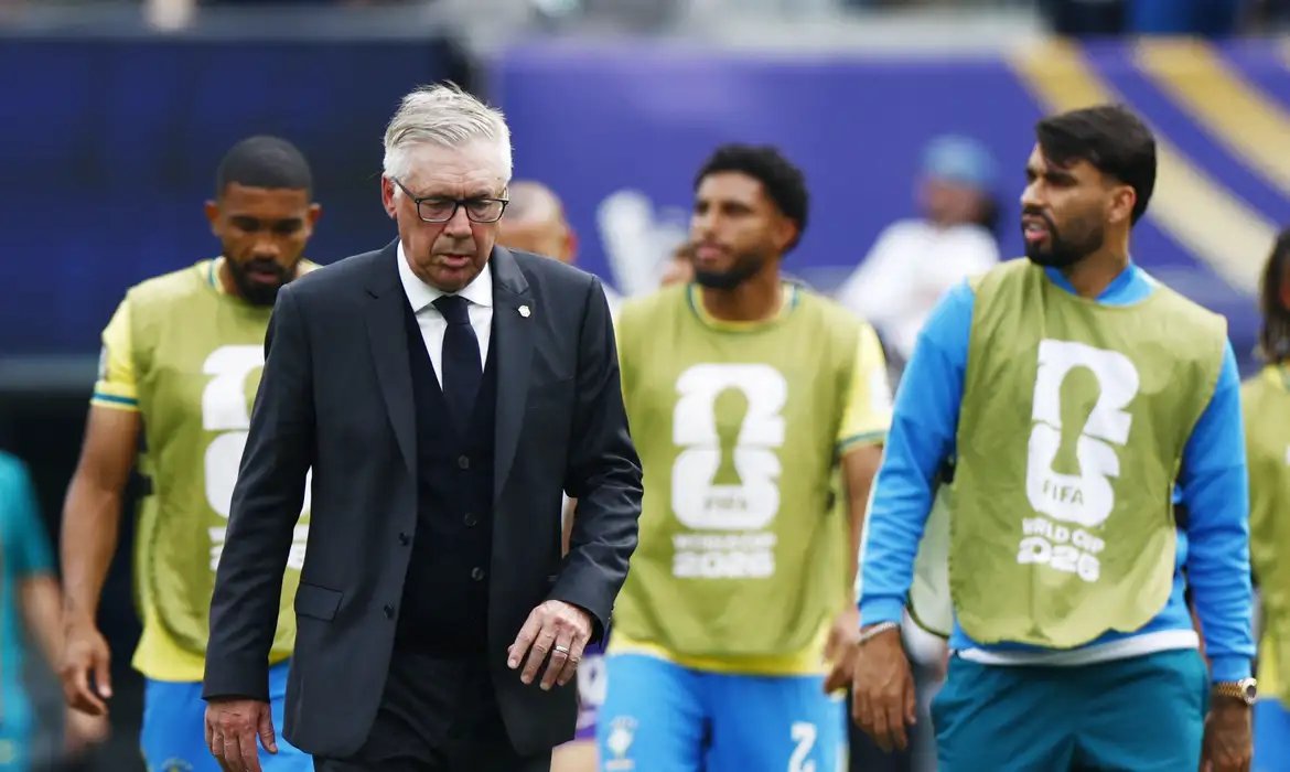Ancelotti lamenta eliminação e já projeta novo ciclo: \"Não é o fim\"