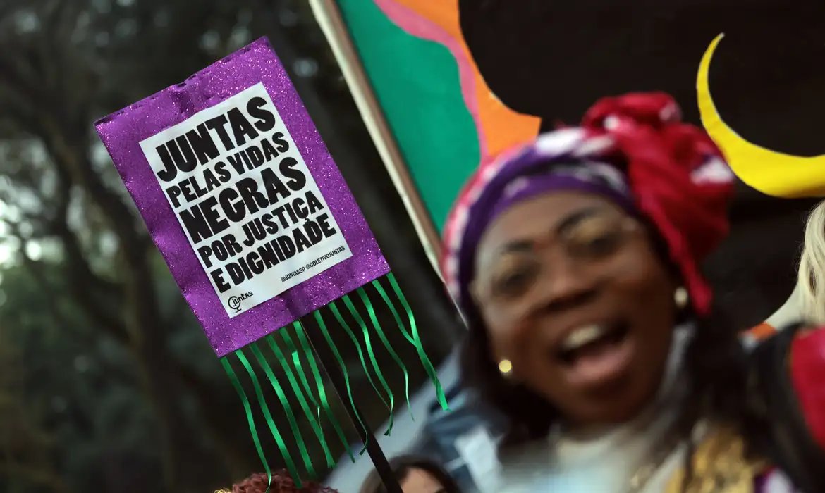 Viva Maria reflete sobre a \"falsa abolição\" da escravatura no Brasil