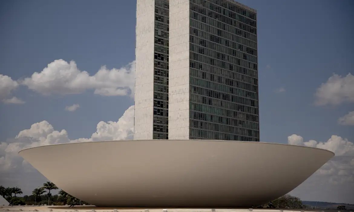 Motta cria comissão para analisar PEC que reduz maioridade penal