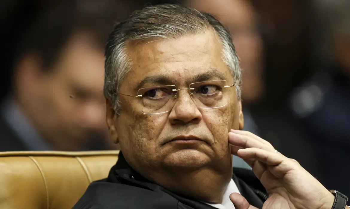 Dino mantém remoção de vídeos de vereador que ofendeu adversário