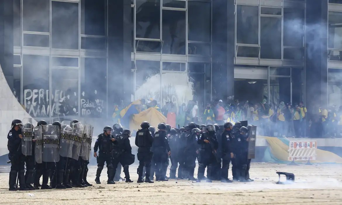 Supremo chega a 1,4 mil condenados pelos atos golpistas 