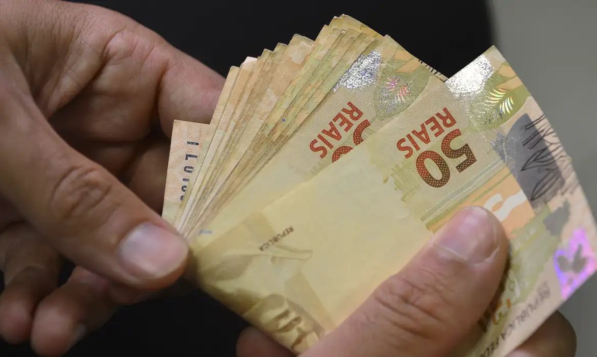 Ministério restringe tarifas e limita custo do crédito consignado