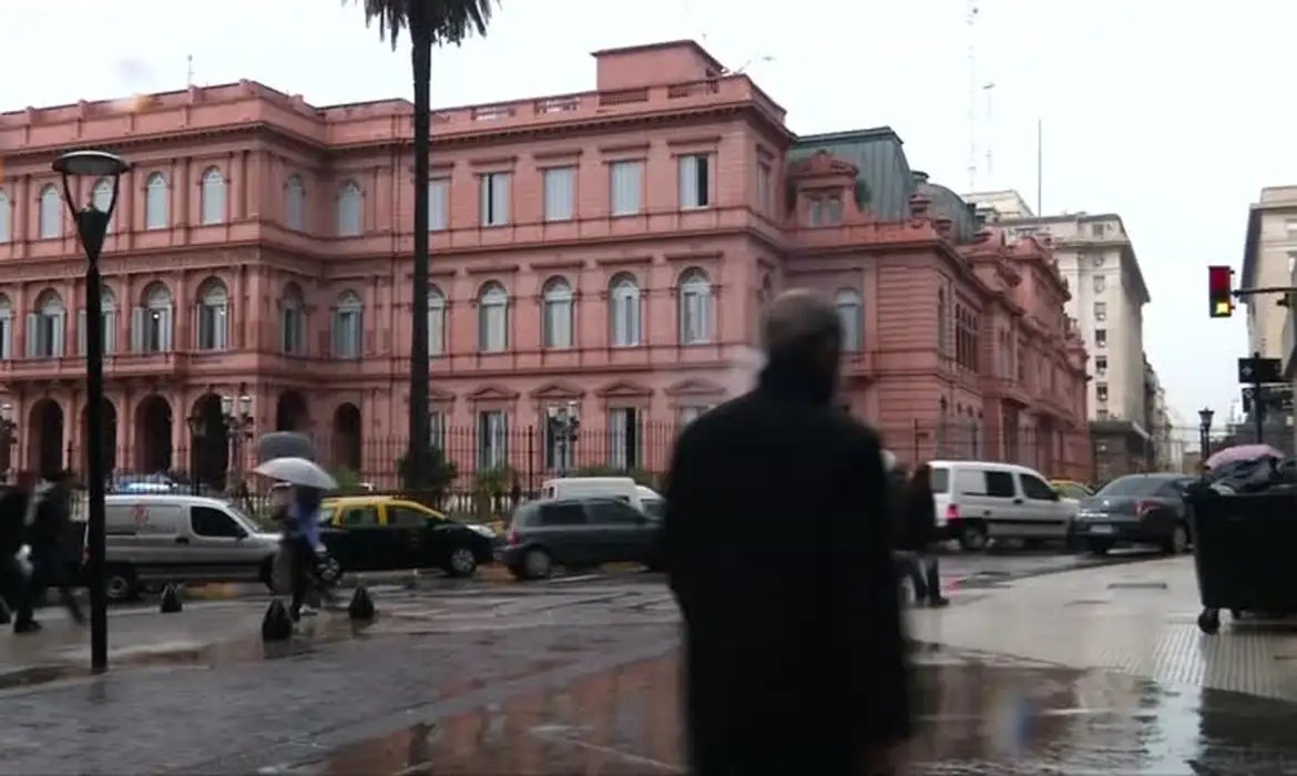 Argentina restringe imigração de venezuelanos ligados a Maduro