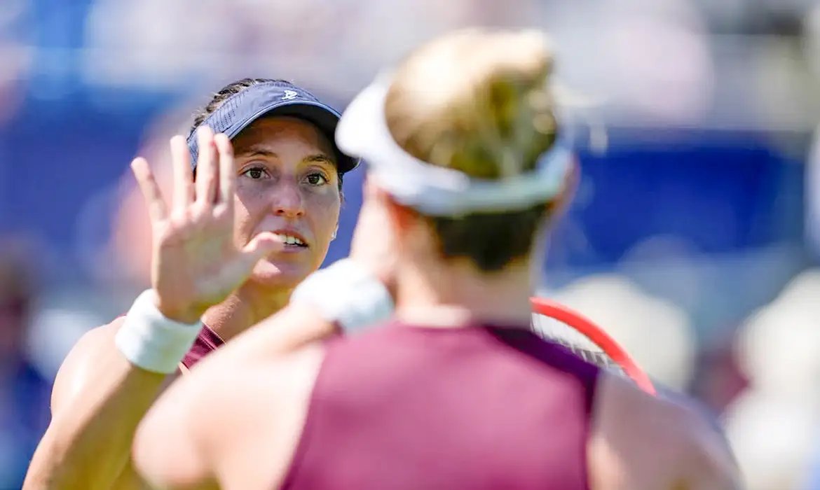 Luisa Stefani avança às oitavas de final nas duplas em Wimbledon