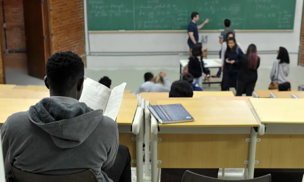 Aluno terá que pagar R$ 720 mil por ocupação indevida de cota racial