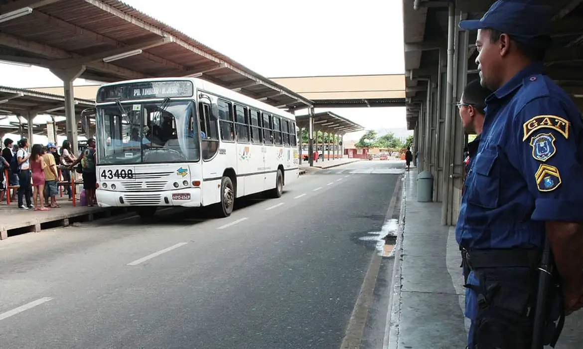 Rodoviários de São Luís fazem greve para cobrar pagamento de reajustes