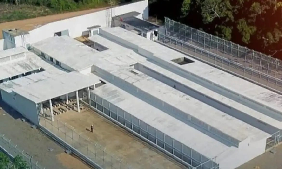Grupo especial da PM tenta capturar 12 foragidos em Maués (AM)