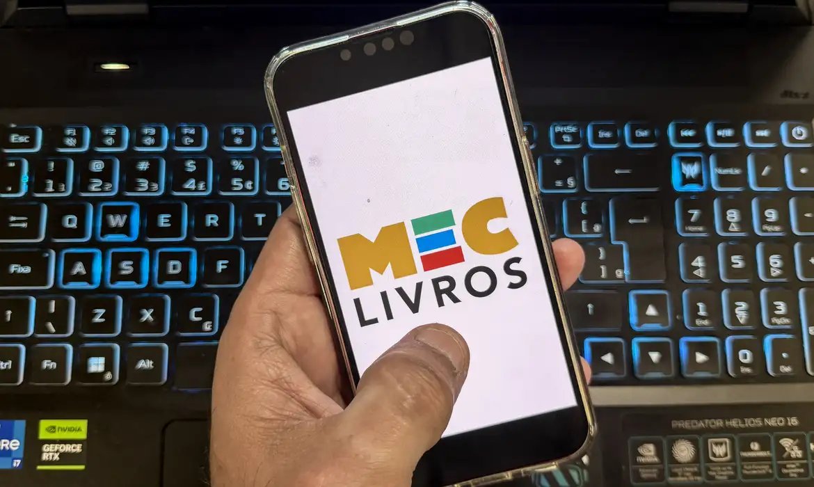 MEC Livros oferece mais 7,8 mil obras em inglês e espanhol