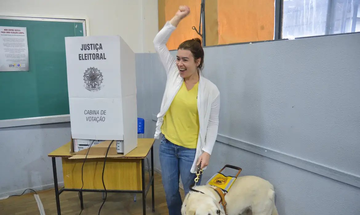Brasil tem quase 2 milhões de eleitores com deficiência, aponta TSE