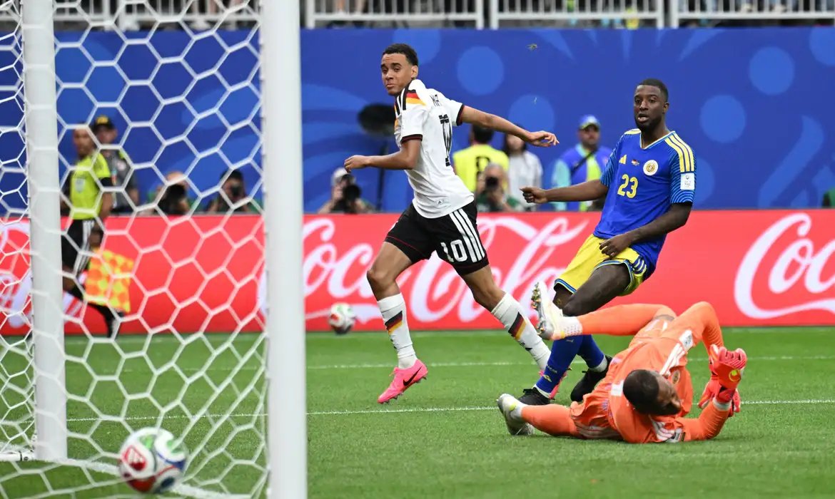 Alemanha repete 7x1 sobre Curaçao, que faz seu primeiro gol em Copas