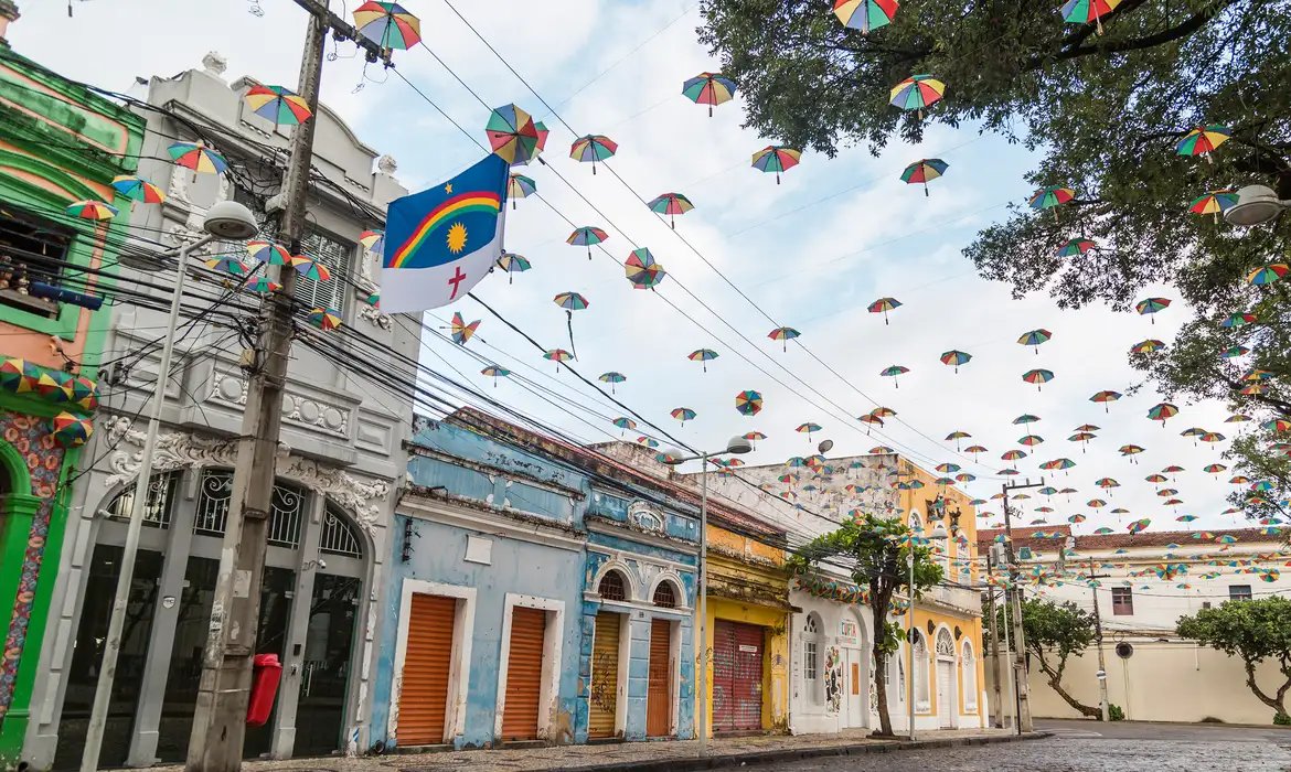 Orquestra Sinfônica do Recife homenageia pernambucano Petrúcio Amorim